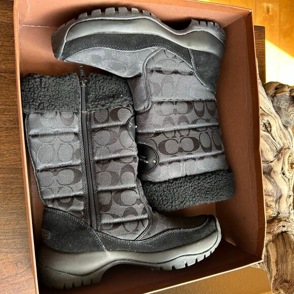 New Coach Women’s Sonya Monogram Canvas Suede Trim Winter Boots Black Size 6.5 - Picture 1 of 12
